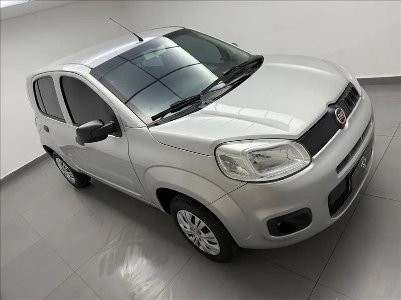 Fiat Uno Attractive 1.0 (Flex) 4p