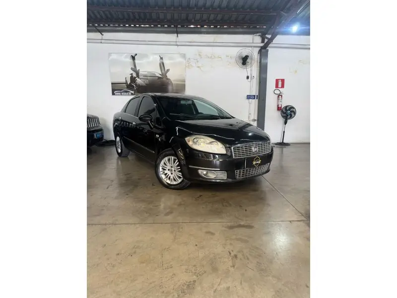 Fiat Linea Essence 1.8 16V Dualogic (Flex)