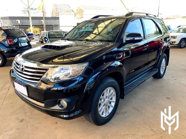 Carro Toyota Hilux SW4 2012 SRV 3.0 4X4 (7 Lugares)