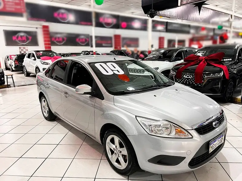 Ford Focus Hatch GLX 2.0 16V Duratec (Aut)