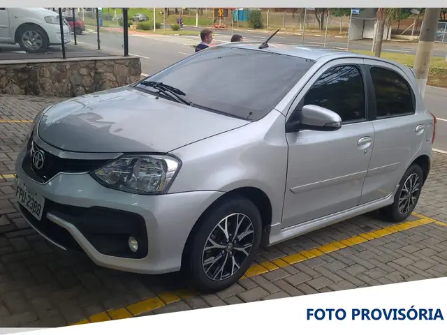 Carro Toyota Etios 2018 Platinum 1.5 (Aut) (Flex)