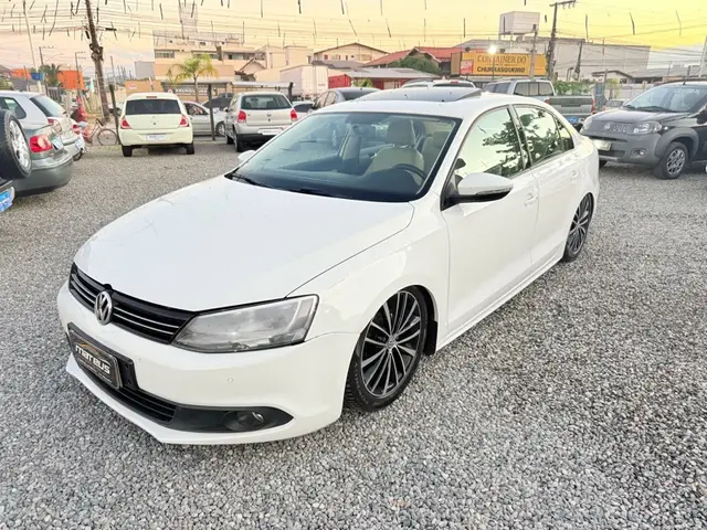 Carro Volkswagen Jetta 2013 2.0 Comfortline (Flex)