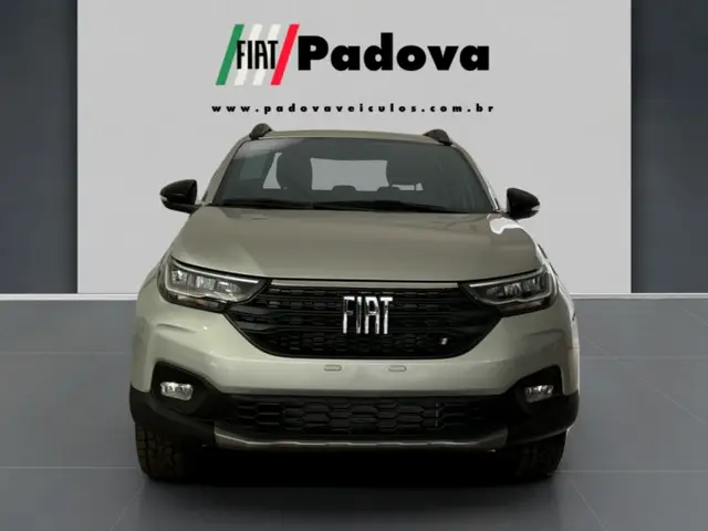 Carro Fiat Strada 2025 Volcano 1.3