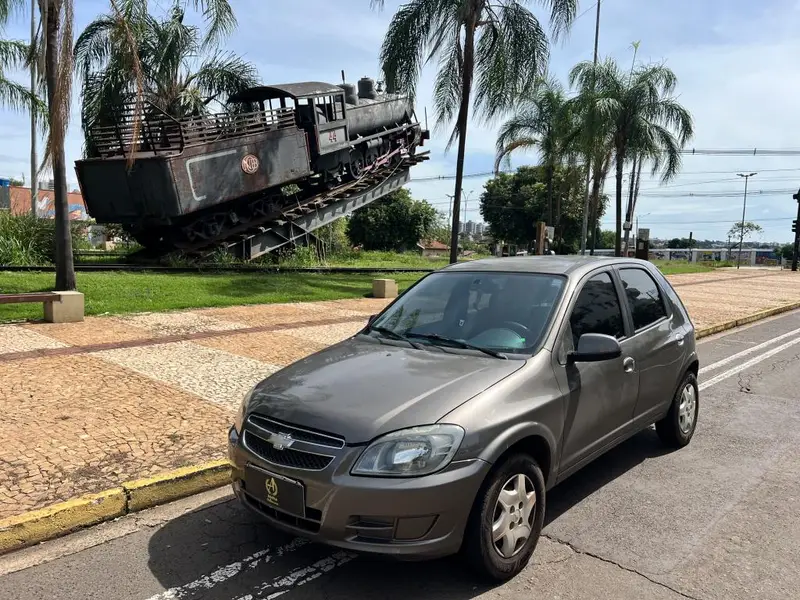 Chevrolet LT 1.0 (Flex)