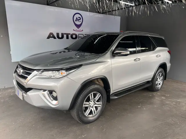 Carro Toyota SW4 2017 2.7 SR 5L 4x2 (Aut) (Flex)