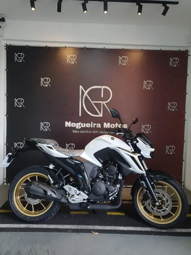 Moto Yamaha Fazer FZ25 2025 Flex