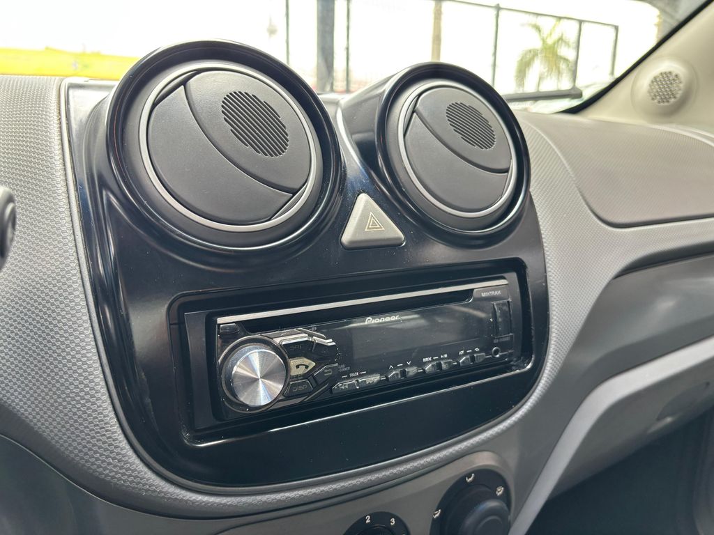 Palio Attractive 1.0 8V (Flex)