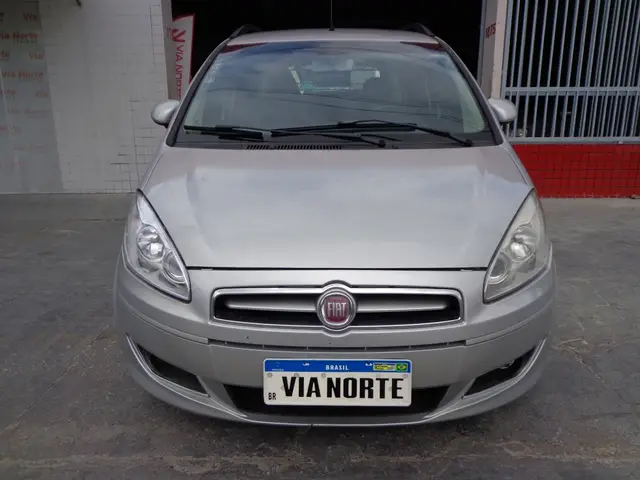 Carro Fiat Idea 2014 Attractive 1.4 8V (Flex)