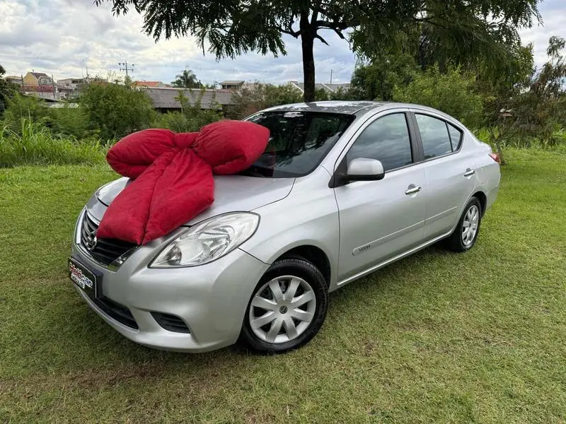 Nissan Versa 1.6 16V SV (Flex)