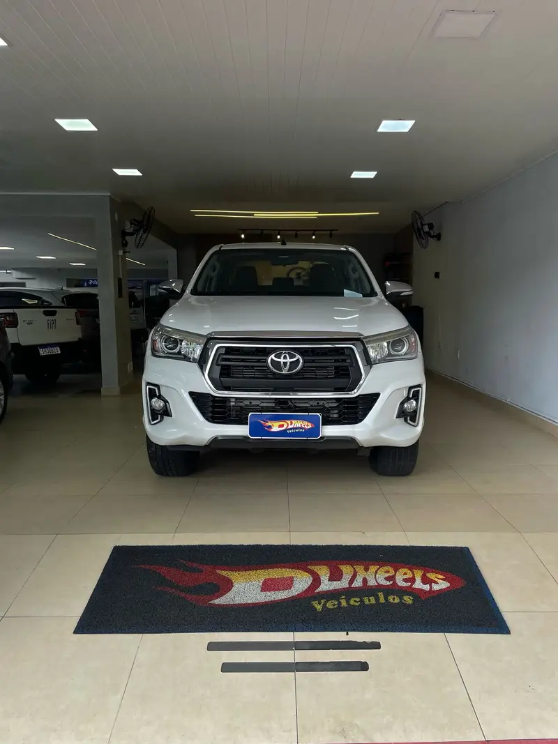 Toyota Hilux Cabine Dupla Hilux 2.8 TDI SRX CD 4x4 (Aut)