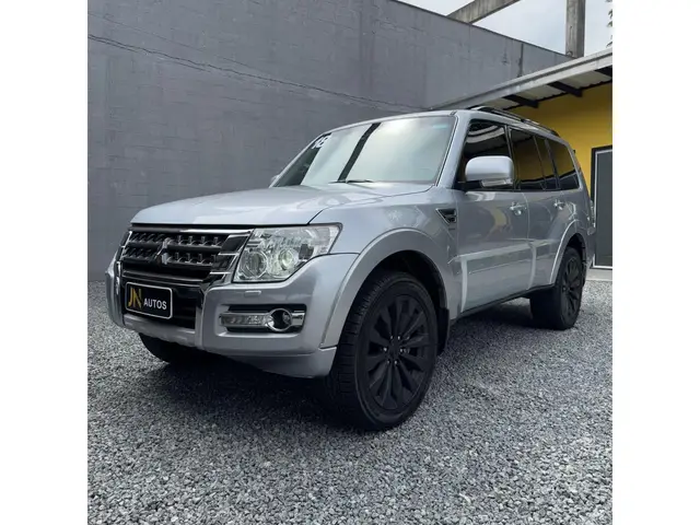 Carro Mitsubishi Pajero Full 2018 3.2 DI-D 5D HPE 4WD