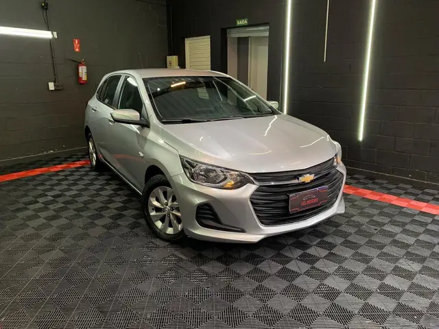 Carro Chevrolet Onix 2023 LT 1.0
