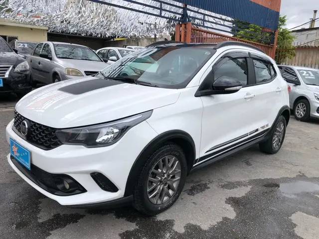 Carro Fiat Argo 2020 1.3 Trekking (Flex)