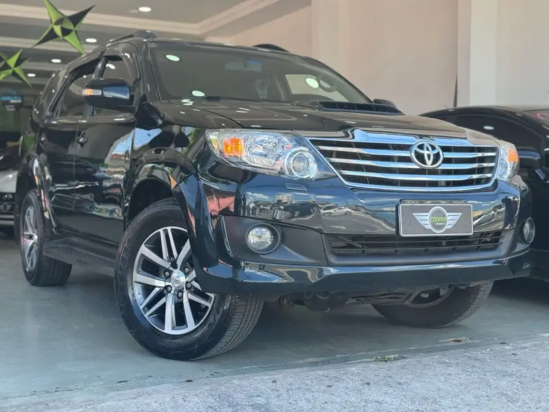 Toyota Hilux SW4 SRV 3.0 4X4 (7 Lugares)