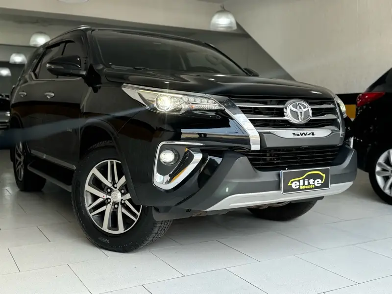Toyota SW4 2.8 TDI SRX 7L 4x4 (Aut) (Diesel)