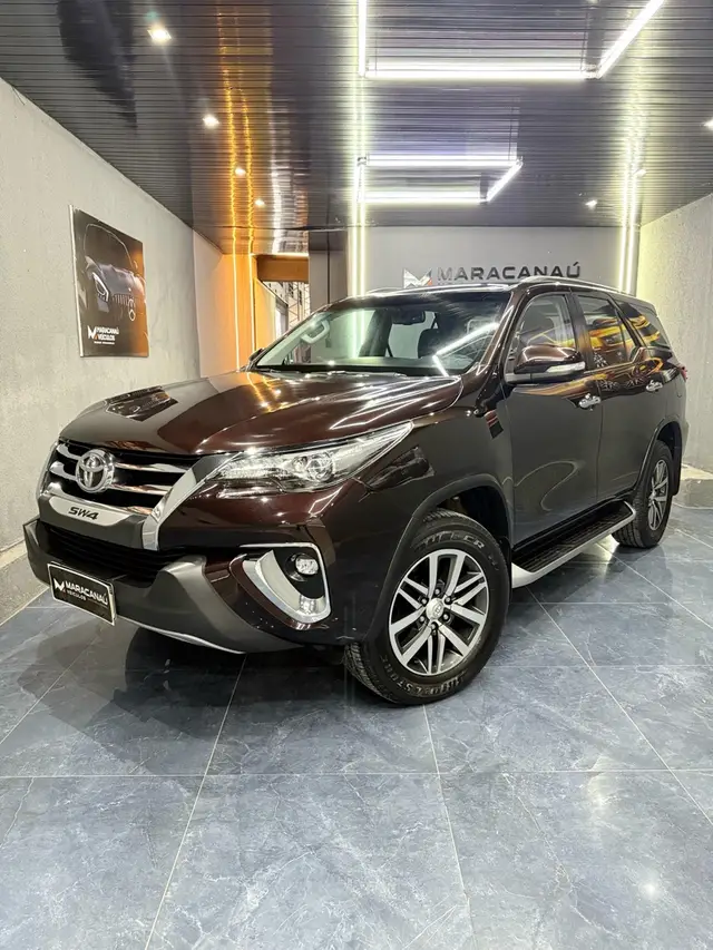 Carro Toyota SW4 2018 2.8 TDI SRX 5L 4x4 (Aut)