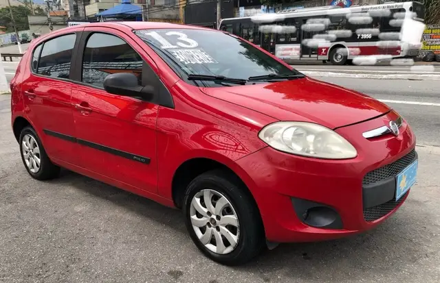 Carro Fiat Palio 2013 Attractive 1.4 8V (Flex)