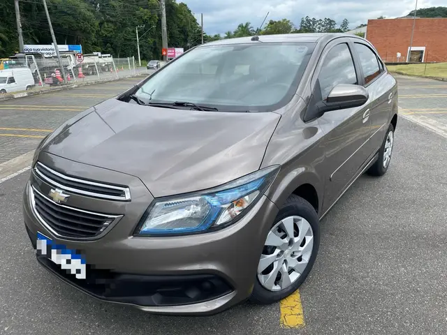 Carro Chevrolet Onix 2014 1.4 LT SPE/4 (Aut)