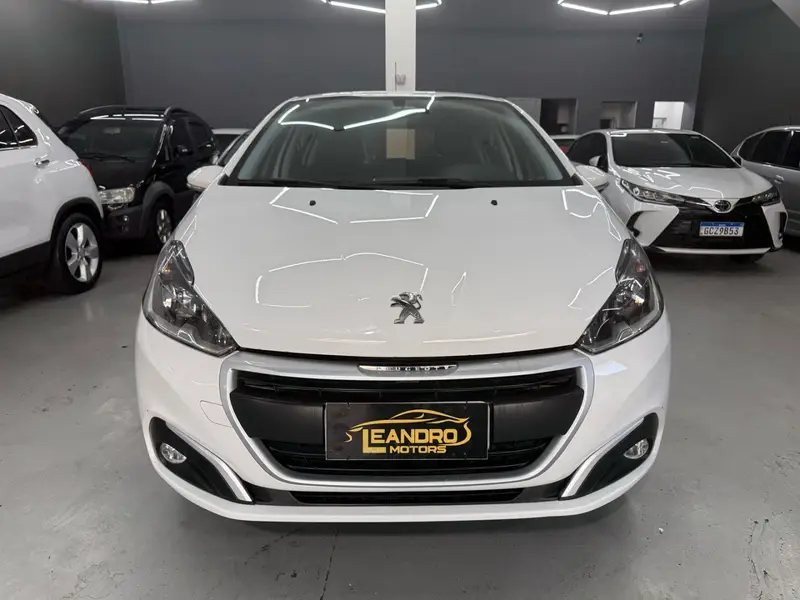 Peugeot 208 Active Pack 1.2 12V (Flex)