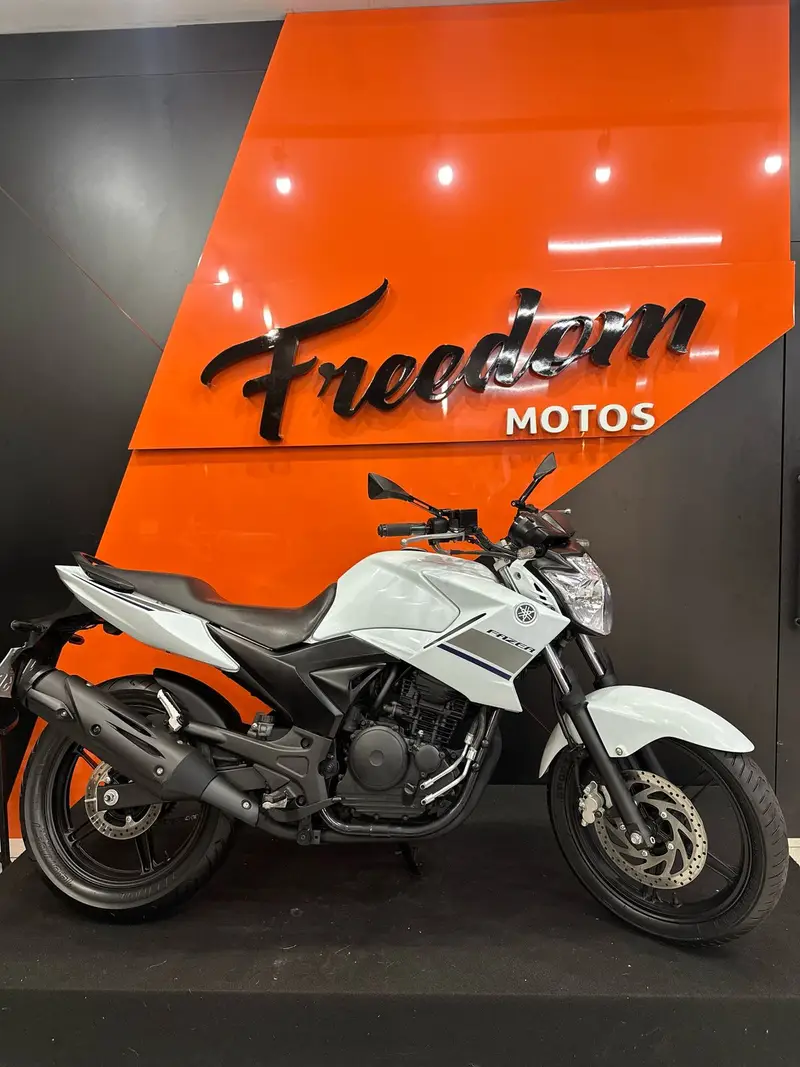 Yamaha YS 250 Fazer Black Edition