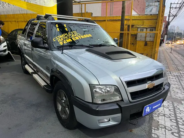 Carro Chevrolet S10 Cabine Dupla 2011 S10 Rodeio 2.4 Flexpower 4X2 (Cab Dupla)