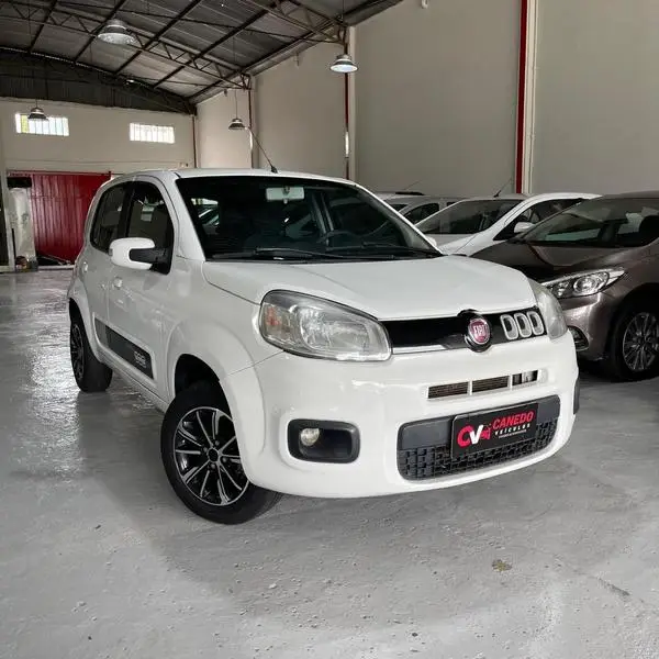 Carro Fiat Uno 2016 Evolution 1.4 8V (Flex) 4p