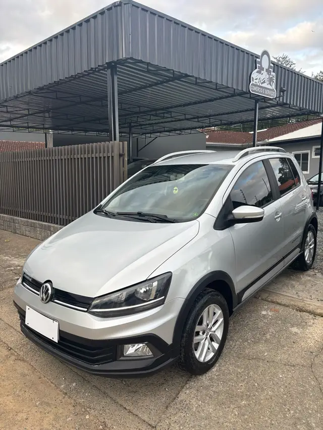 Carro Volkswagen CrossFox 2015 1.6 16v MSI (Flex)