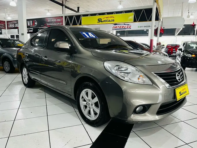 Nissan Versa 1.6 16V SL (Flex)