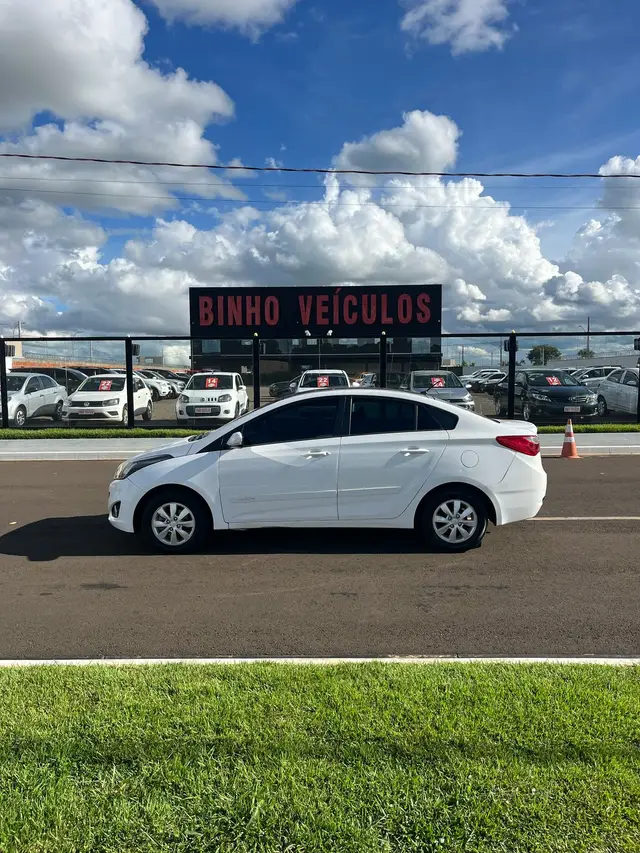 Carro Hyundai HB20S 2014 1.6 Comfort Plus (Flex)