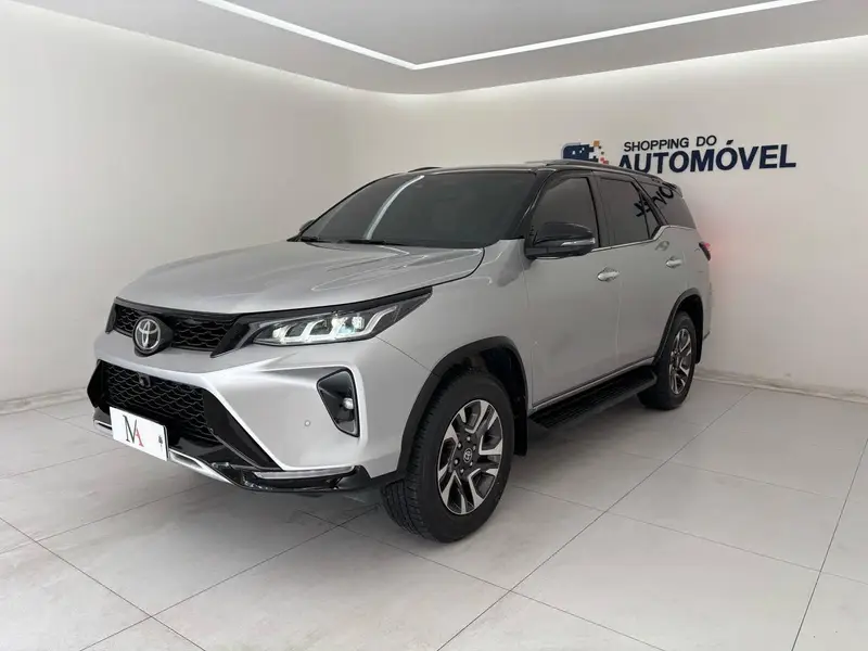 Toyota Diamond  2.8 turbodiesel 7L 4x4 (Aut)