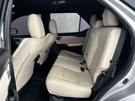 SW4 Diamond  2.8 turbodiesel 7L 4x4 (Aut)