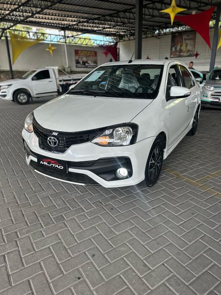 Etios Sedan Platinum 1.5 (Aut) (Flex)