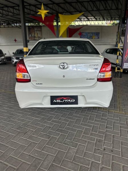 Etios Sedan Platinum 1.5 (Aut) (Flex)