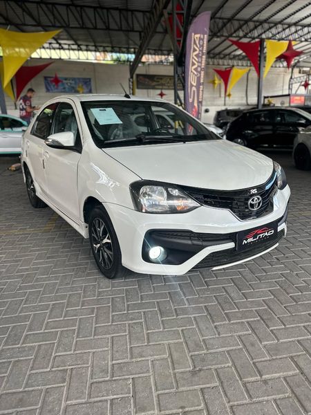 Etios Sedan Platinum 1.5 (Aut) (Flex)