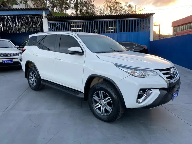 Carro Toyota SW4 2019 2.7 SRV 7L 4x2 (Aut) (Flex)