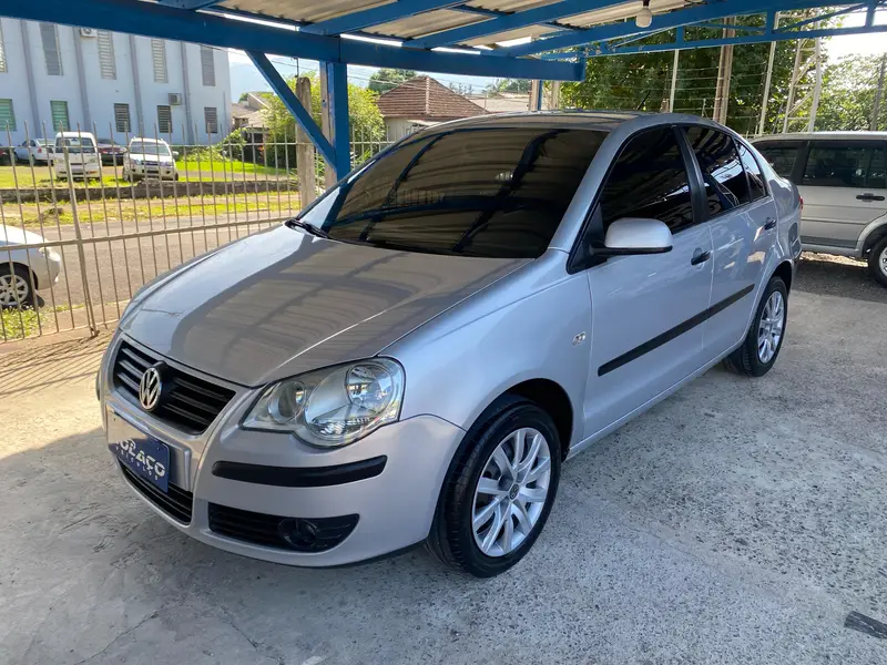 Volkswagen Polo Sedan 1.6 8V (Flex)