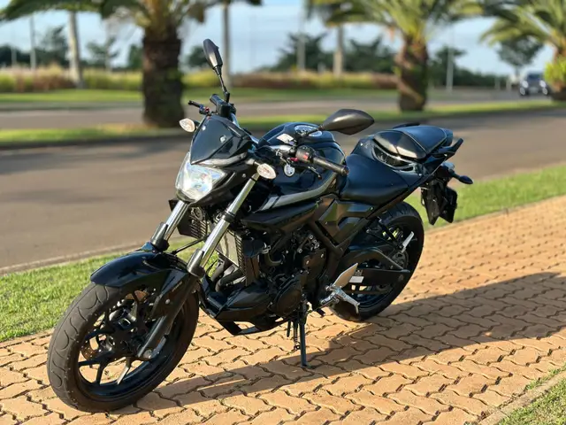 Carro Yamaha MT-03 2020 (ABS)