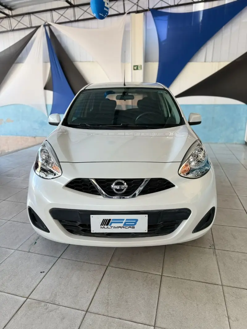 Nissan March 1.0 12V SV (Flex)