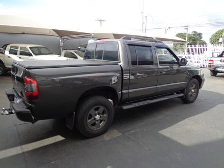 S10 Cabine Dupla S10 Luxe 4x2 2.8 (Cab Dupla)