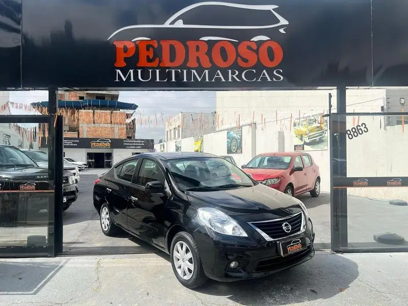 Nissan Versa 1.6 16V SV (Flex)