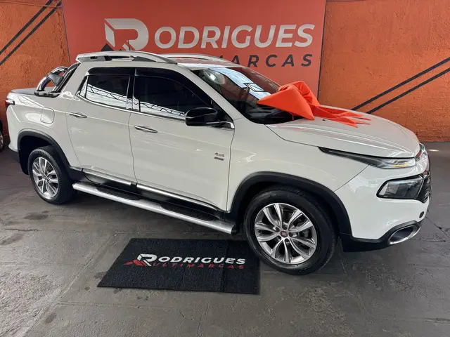 Carro Fiat Toro 2019 Volcano 2.0 diesel AT9 4x4