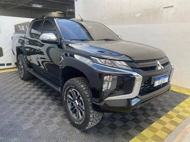 Carro Mitsubishi L200 Triton Sport 2022 HPE-S 2.4 DID-H 4x4 (Aut)