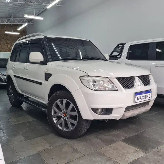 Carro Mitsubishi Pajero TR4 2013 2.0 16V 4x2 (Flex)