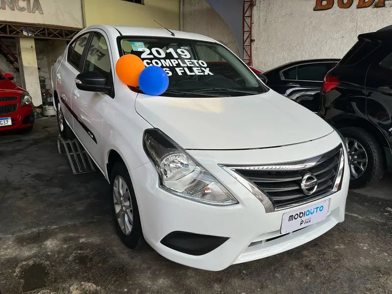 Nissan Versa 1.6 16V SV (Flex)