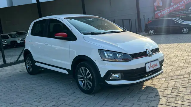 Carro Volkswagen Fox 2017 1.6 16v MSI Pepper (Flex)