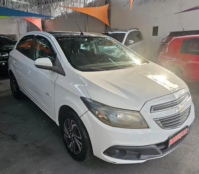 Carro Chevrolet Onix 2013 1.4 LT SPE/4