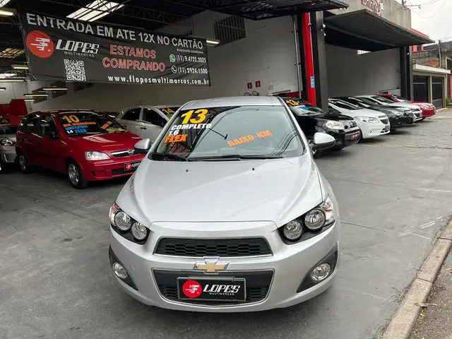 Carro Chevrolet Sonic 2013 Hatch LT