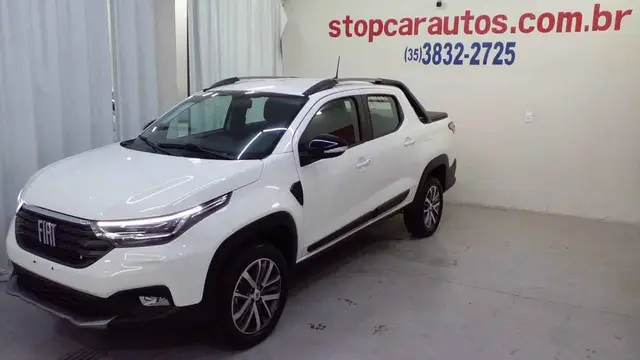 Carro Fiat Strada 2025 Volcano 1.3 Flex 8V CD Aut.