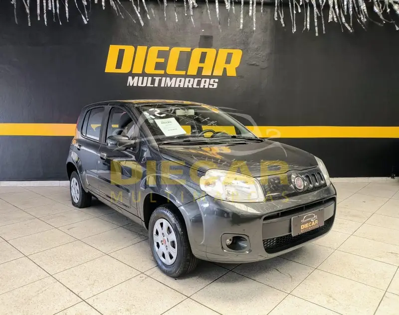 Fiat Uno Vivace 1.0 8V (Flex) 4p