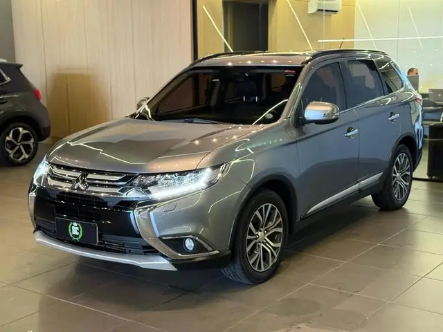 Carro Mitsubishi Outlander 2016 2.2 DI-D 4WD (Aut)